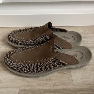 Men’s KEEN Uneek II Slide Sandals Brown Suede Weave Size 11.5